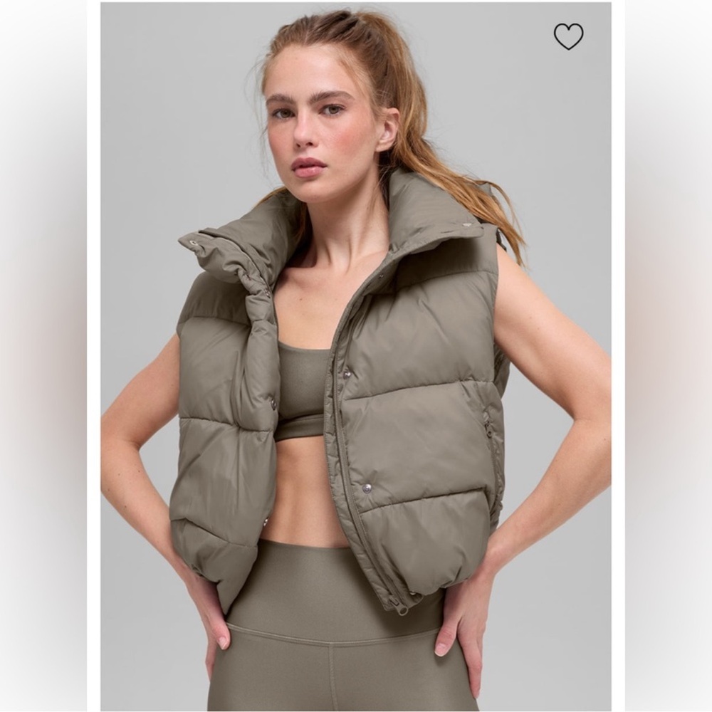NWT Alo Yoga Gold Rush Puffer Hooded Vest Light Cocoa